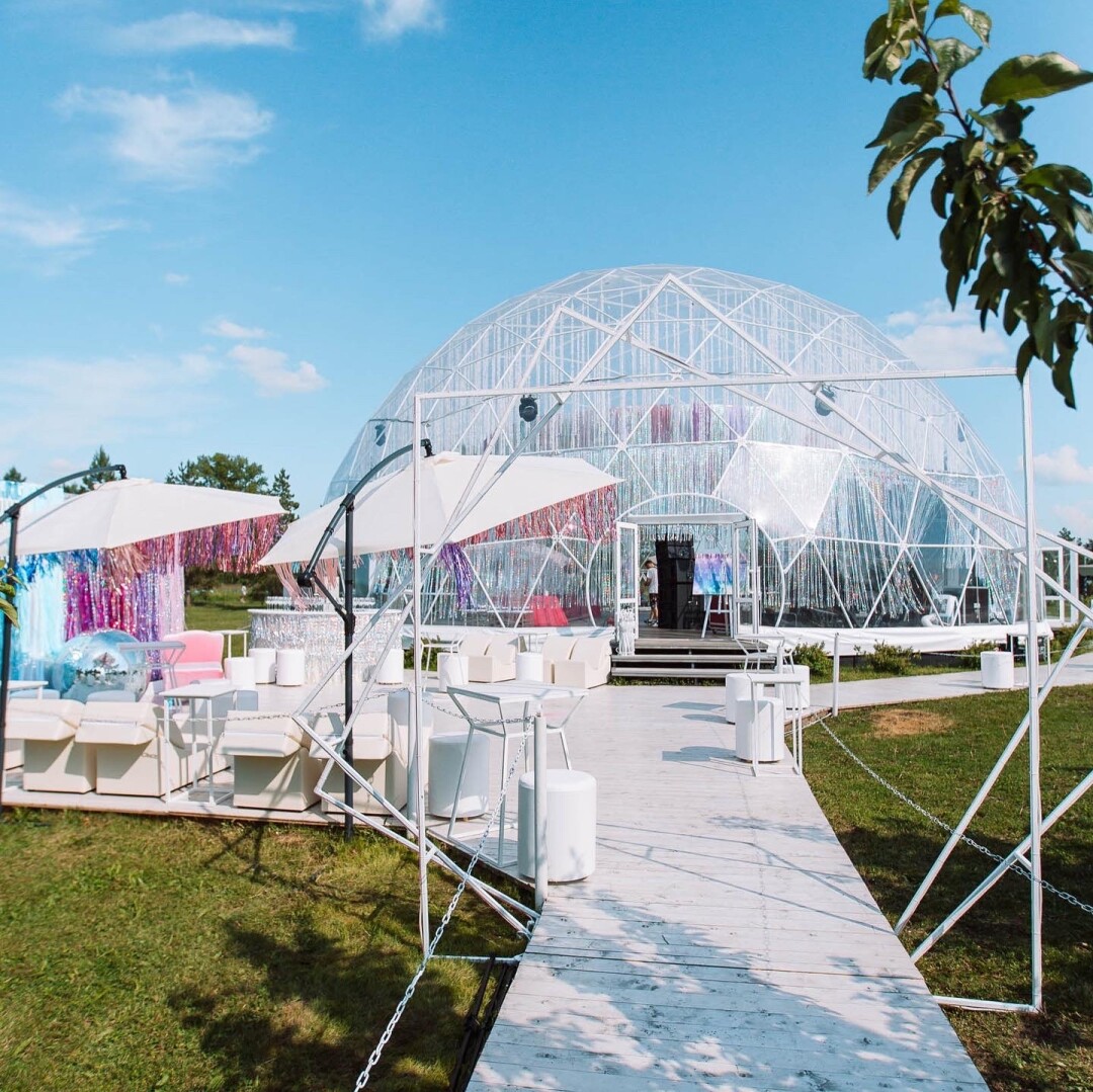 Шатер Crystal на территории загородного клуба «Фазенда» (площадь шатра - 314 кв.м.)