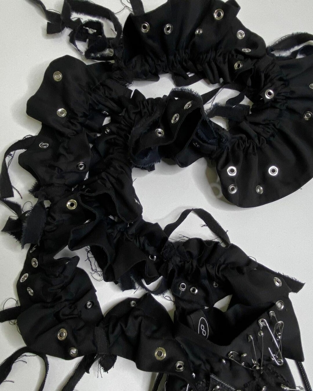 Сумка-рюша Tanz Markab x Manicure Vampire, 15 500 руб.