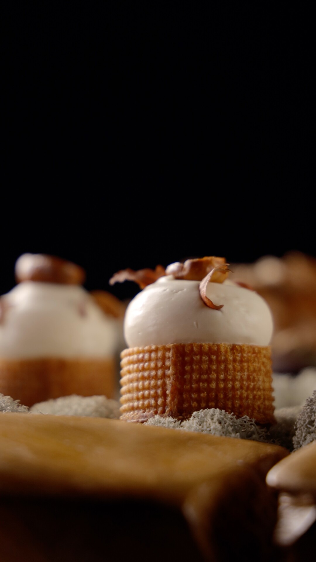 Шу с ганашем из белых грибов и фундуком