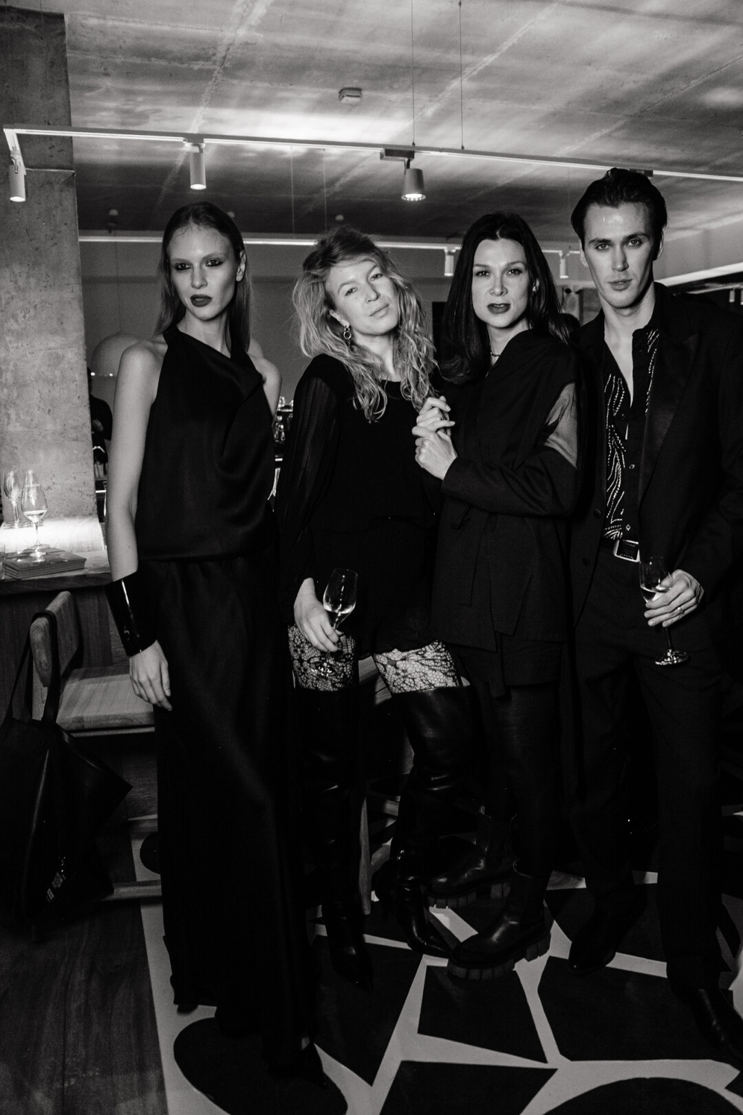 Әйел басым болатын жыныстық позициялар