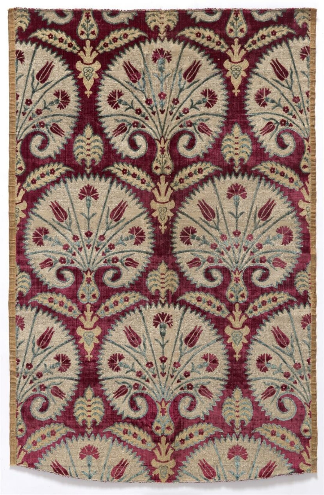 Фрагмент бархатной ткани. Турция, XVII в.