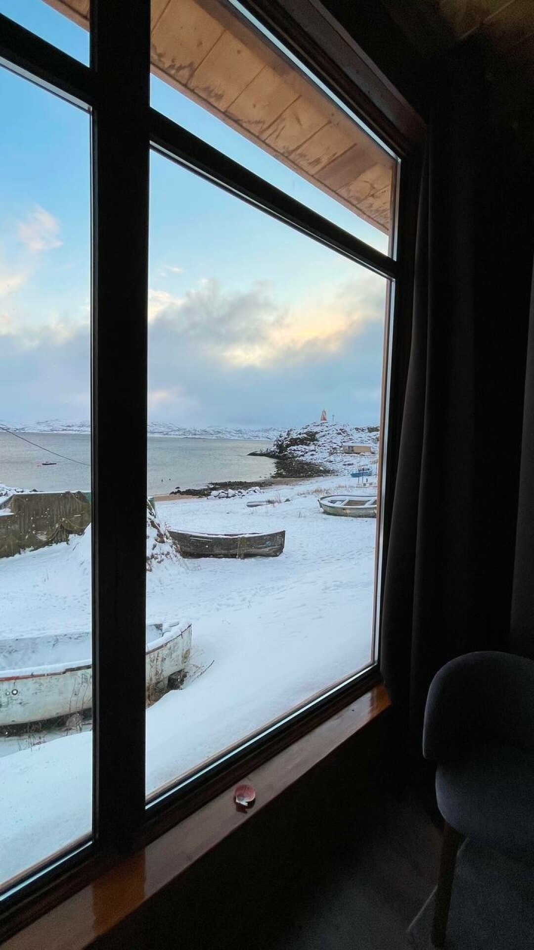 Вид из окна отеля Cedar Grass на берегу океана