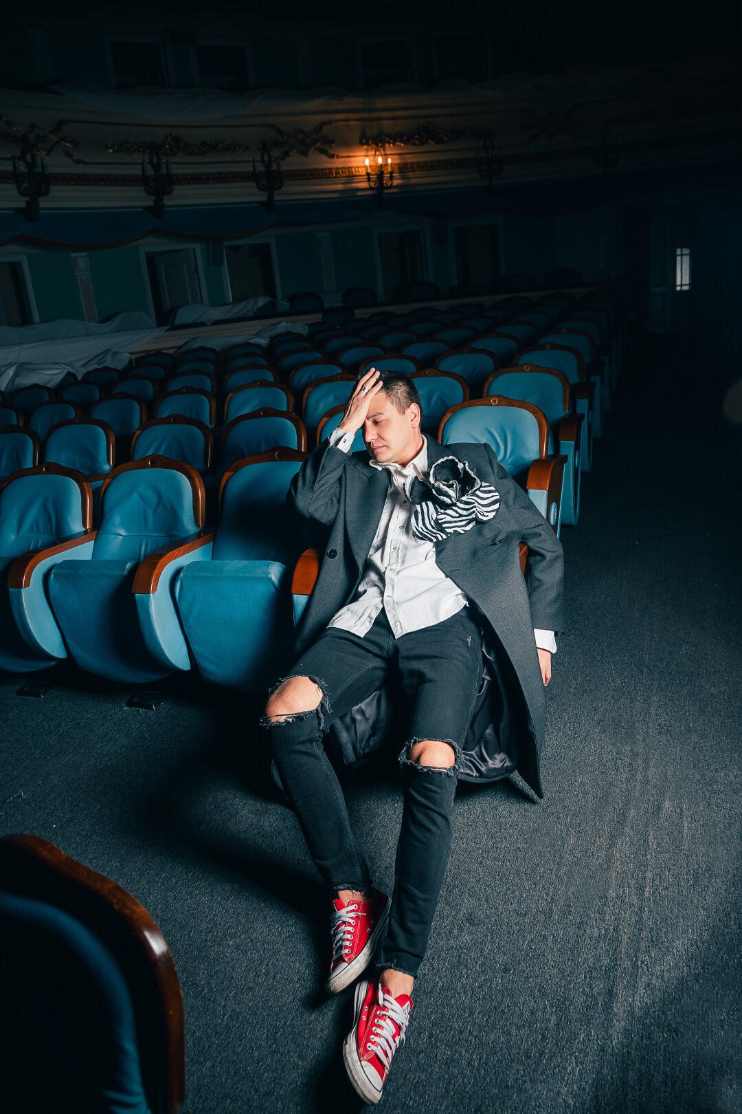 Пальто SMART FASHION Брошь SANDRA STYLE