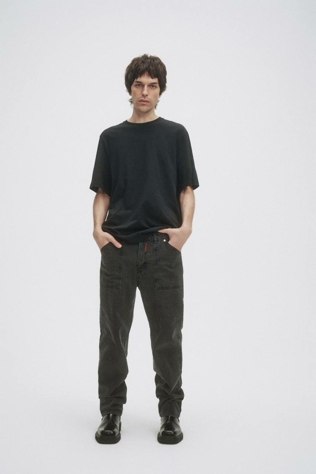 Джинсы Straight Grey, 9 500 руб.