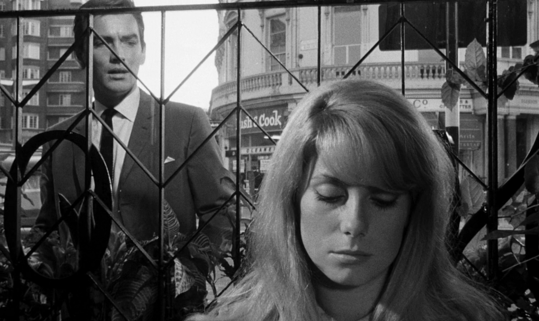 Кадр из фильма «Отвращение» (1965 год), реж. Роман Полански