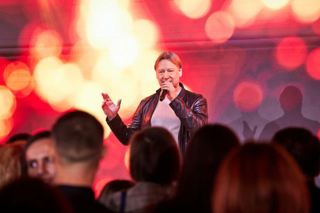 Дмитрий Харатьян