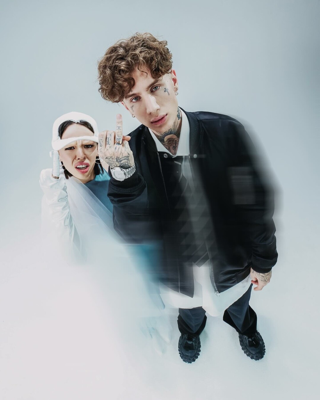 MOZI J х INSTASAMKA