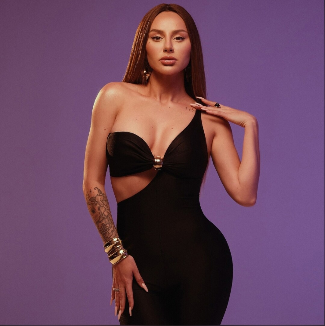 Бізбен жалаңаш Шұлықтағы әдемі қыздармен жыныстық қатынас