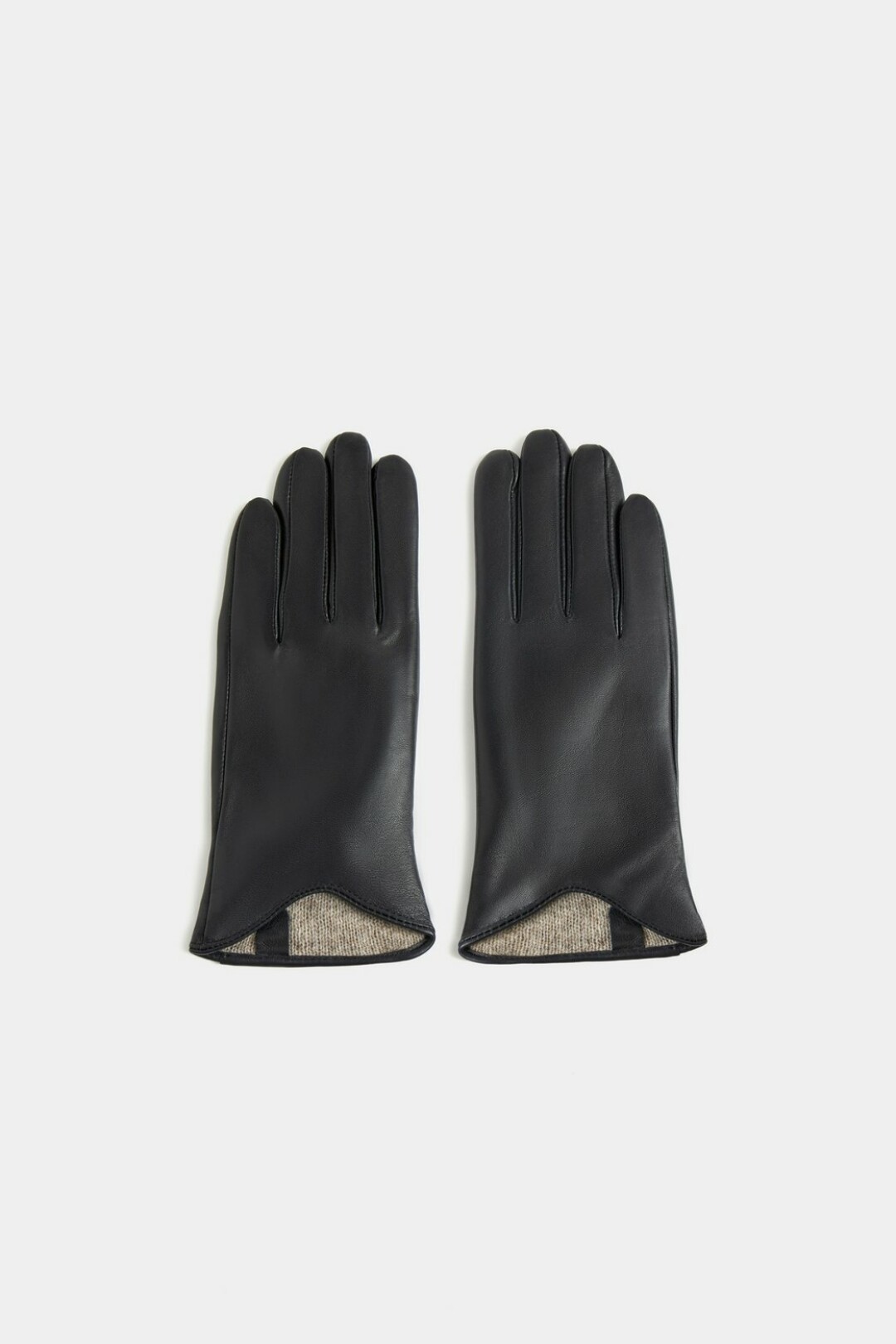 Перчатки из кожм Lime, 3 999 руб.