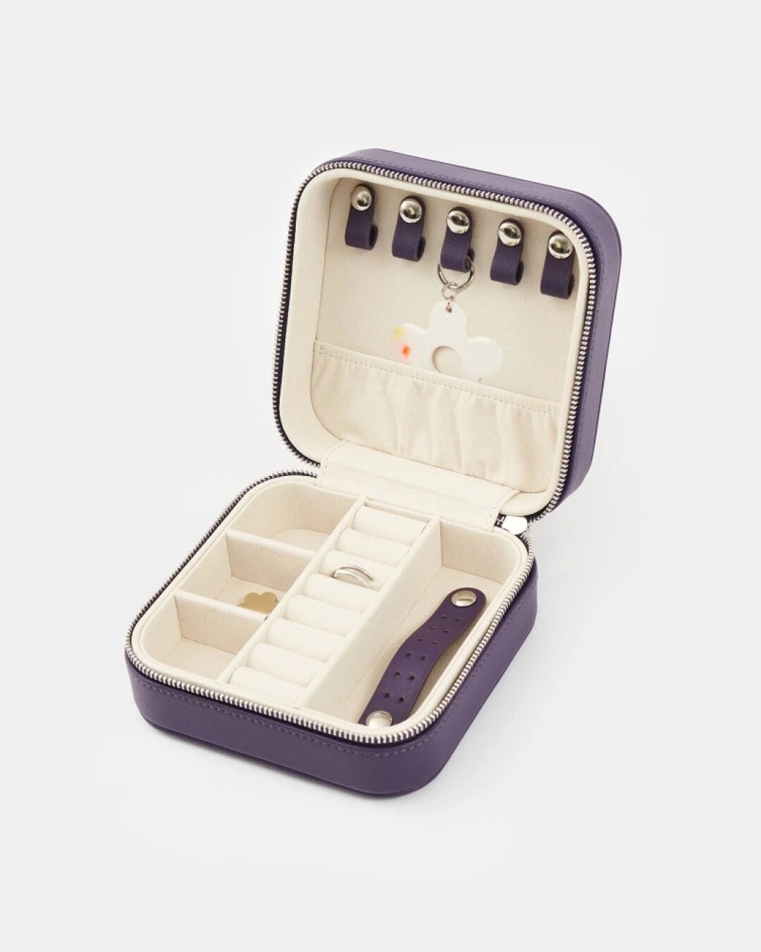 Холдер для украшений Arny Praht, 4 400 руб.