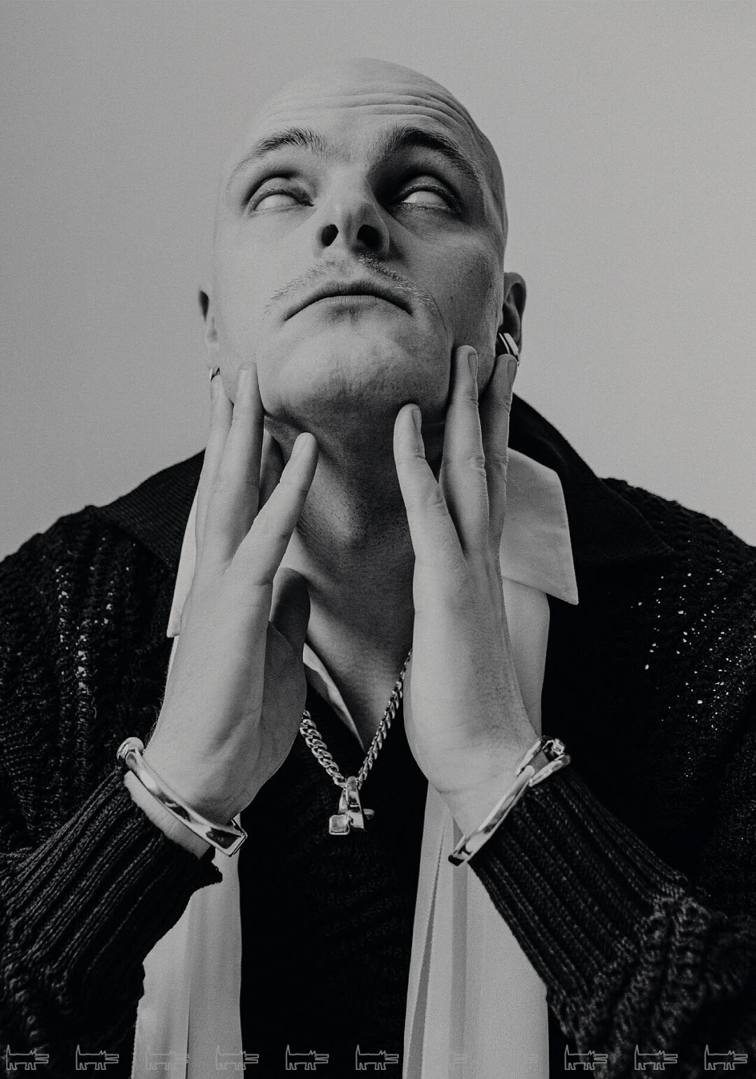 Джемпер HOUSE OF LEO, цепь UNODE50
