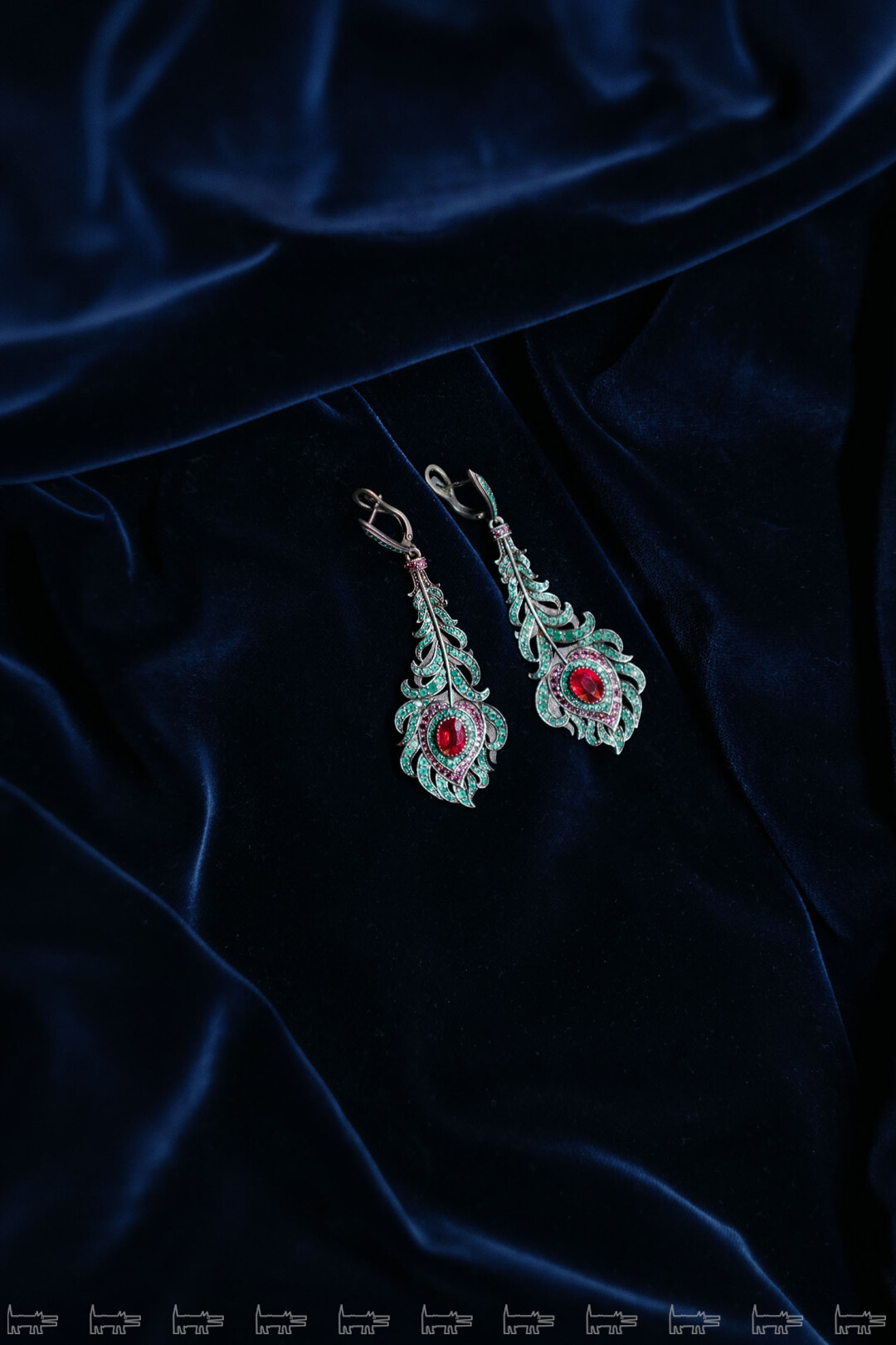 Серьги-перья Жар-птицы подарил друг — ювелир Петр Аксенов