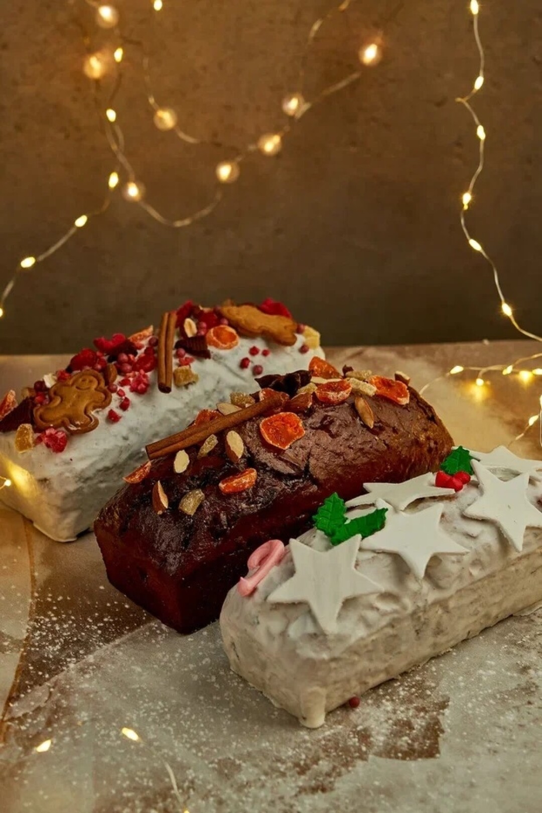 Renard В этом году рождественский кекс испекут в стиле английского королевского с пряной ромовой пропиткой со специями. Внутри – клюква, вишня