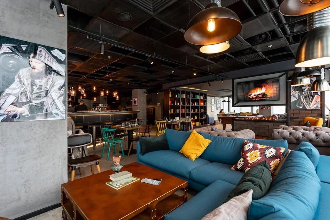 Гастробар Penta с бильярдом, настолками и камином