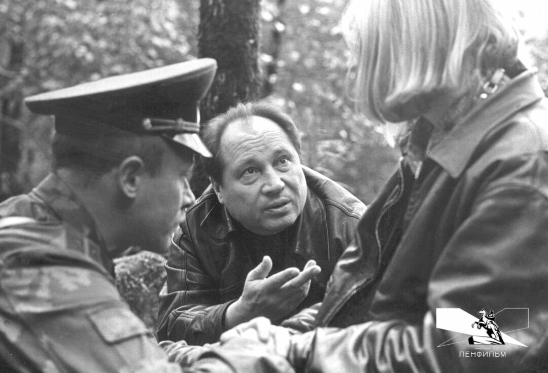 В. Мельников на съемках фильма «Выйти замуж за капитана».