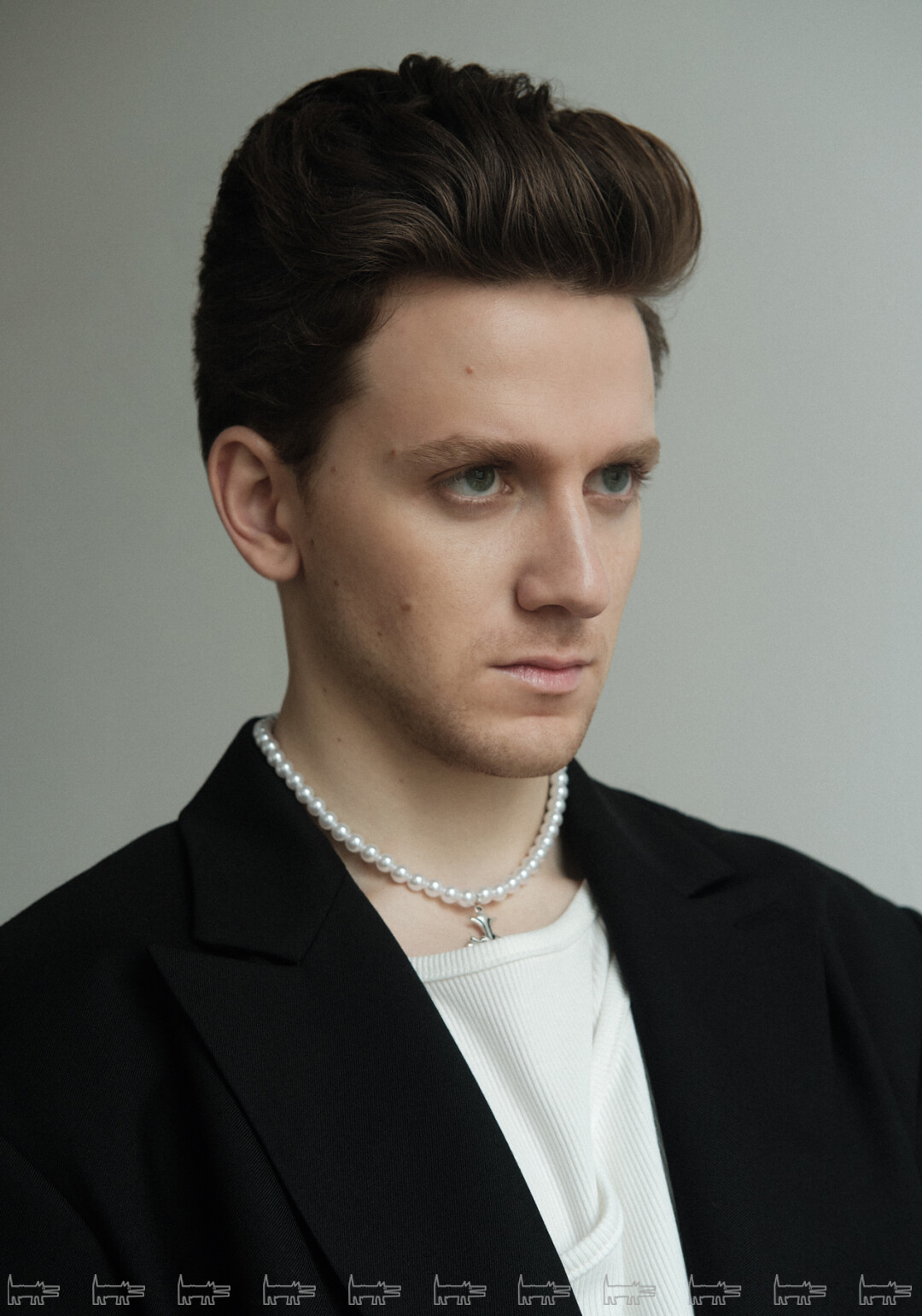Пиджак POST.POST.SCRIPTUM BRAND, майка ROGOV, чокер BEFREE