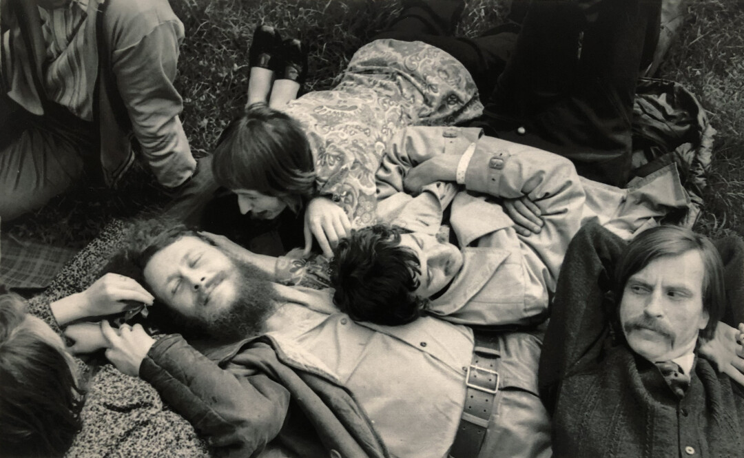 Владимир Окулов. «Поэты на траве». 1974