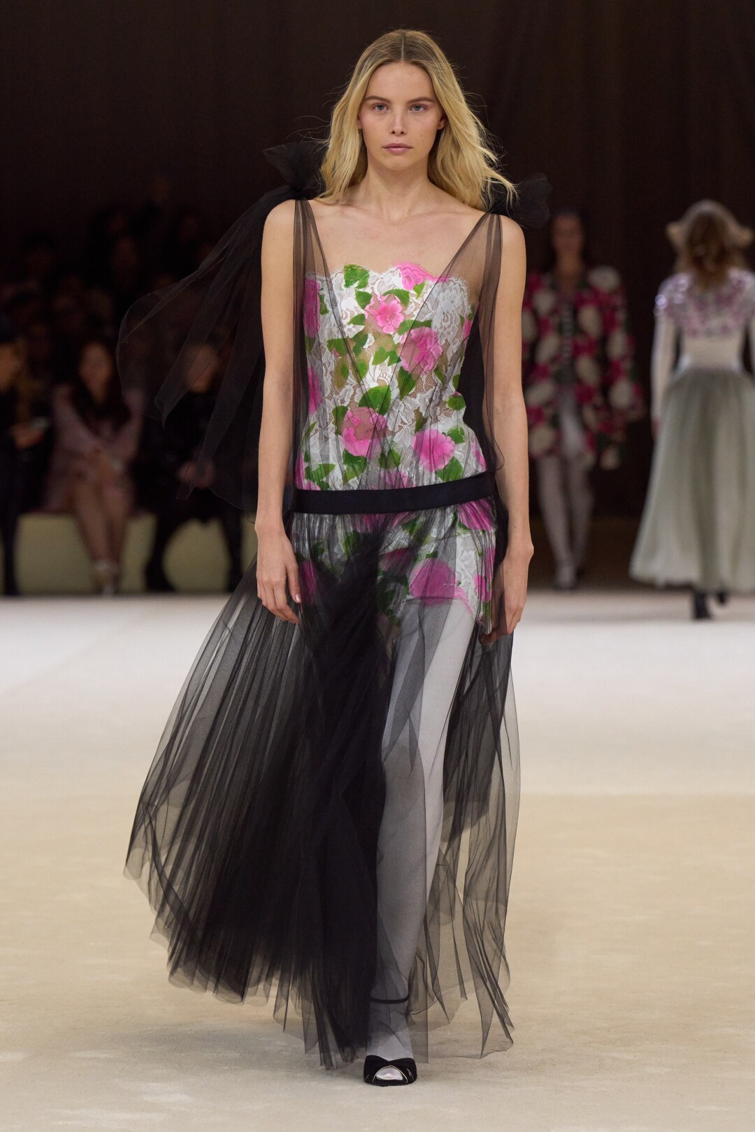 Versace Spring 2023 Ready-to-Wear Fashion Show Vogue