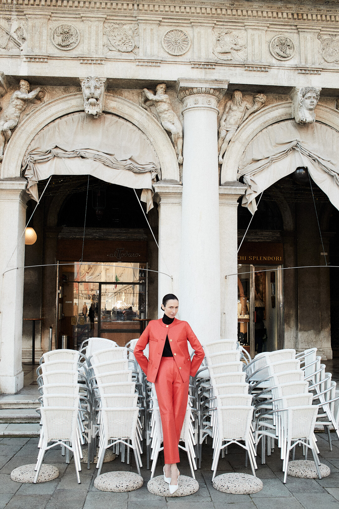 Жакет 12storeez, 129 980 руб., брюки 12storeez, 99 980 руб.