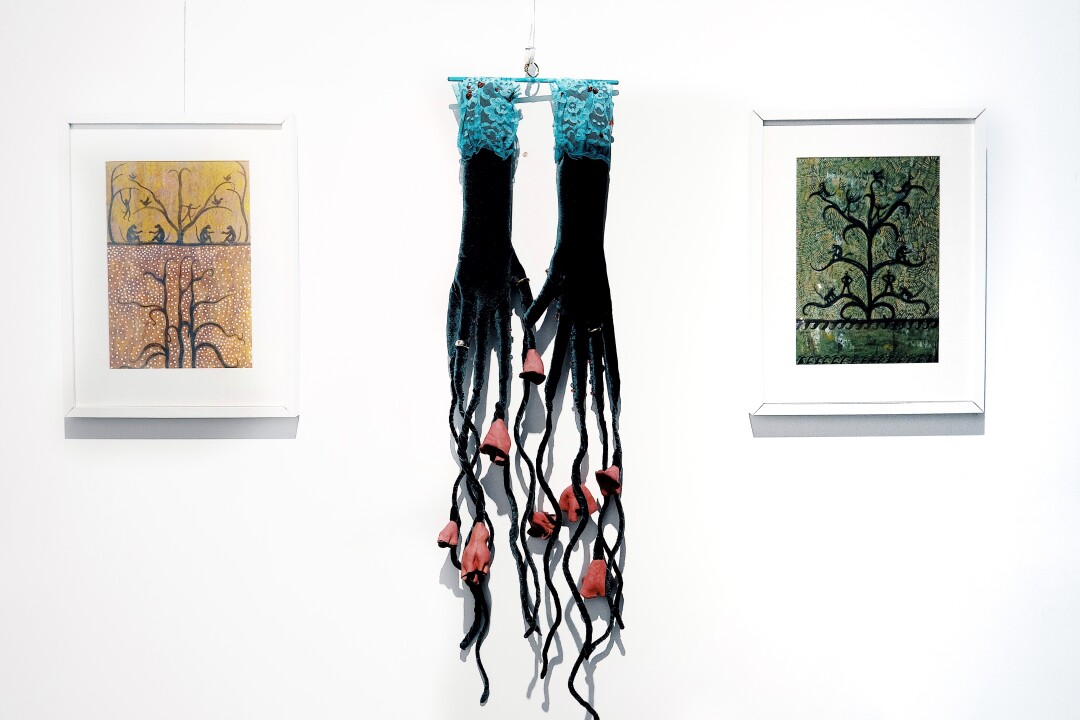 Тимур Мусаев-Каган, «Ткани темного времени», 2022 Вера Петровская, «Корни», 2021