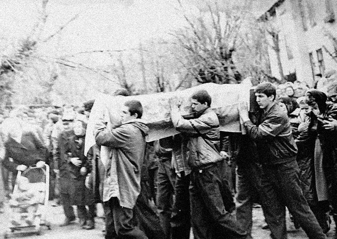 Похороны «бассейновского» Валеры Ганса в Дербышках. 1988 или 1989 год