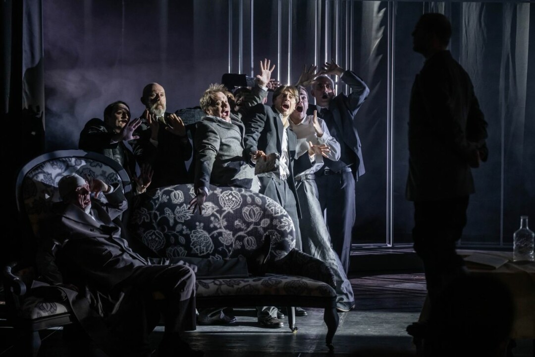 Сцена из спектакля «Мейерхольд. Чужой театр»