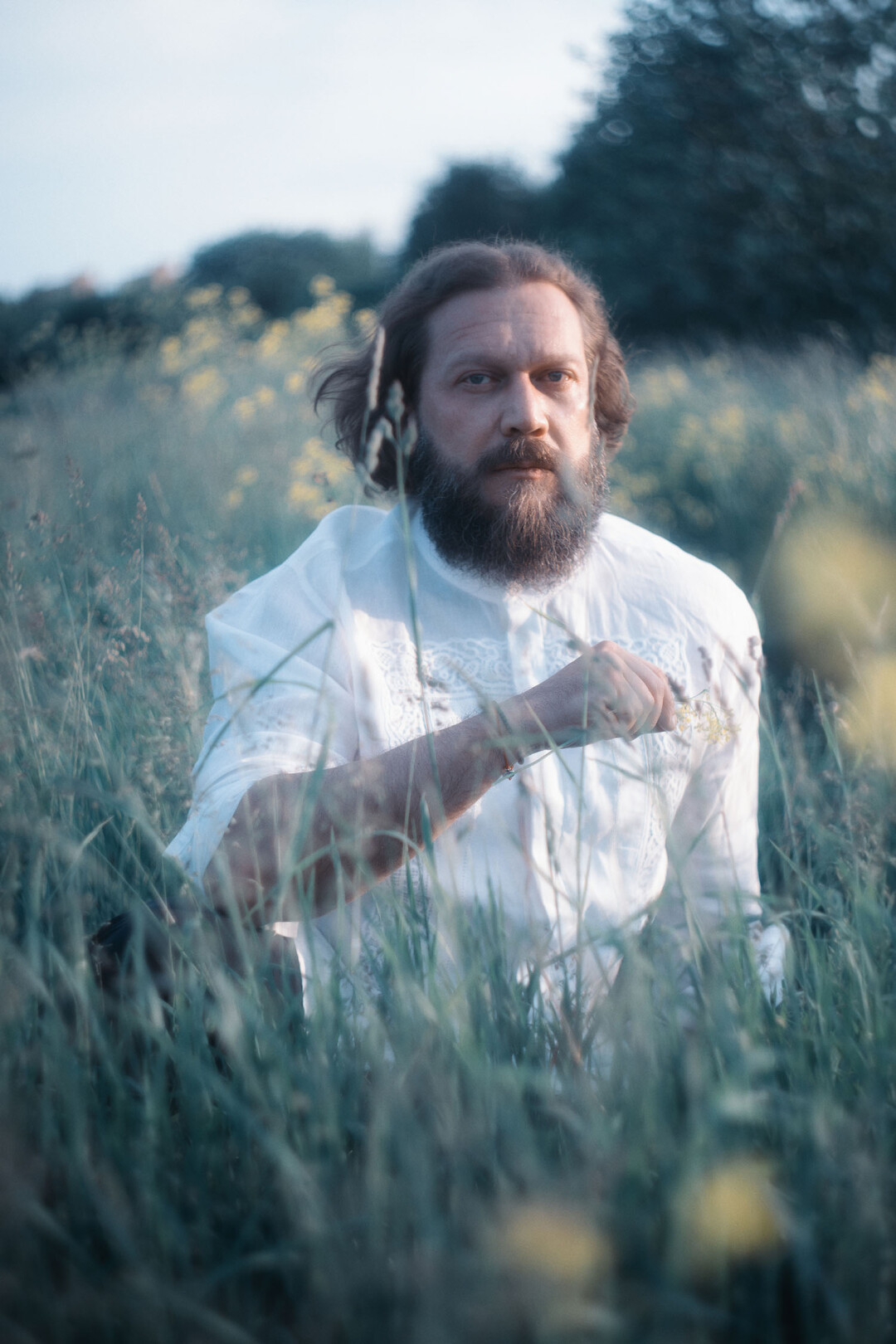 Петр Аксенов в ситуации прикосновенья сочных трав