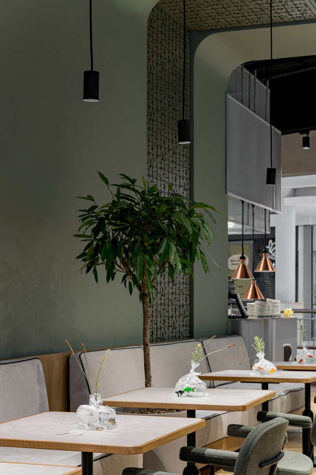 Стулья и диваны – от Divancity, фоновые стены – от Topcoat Boutique