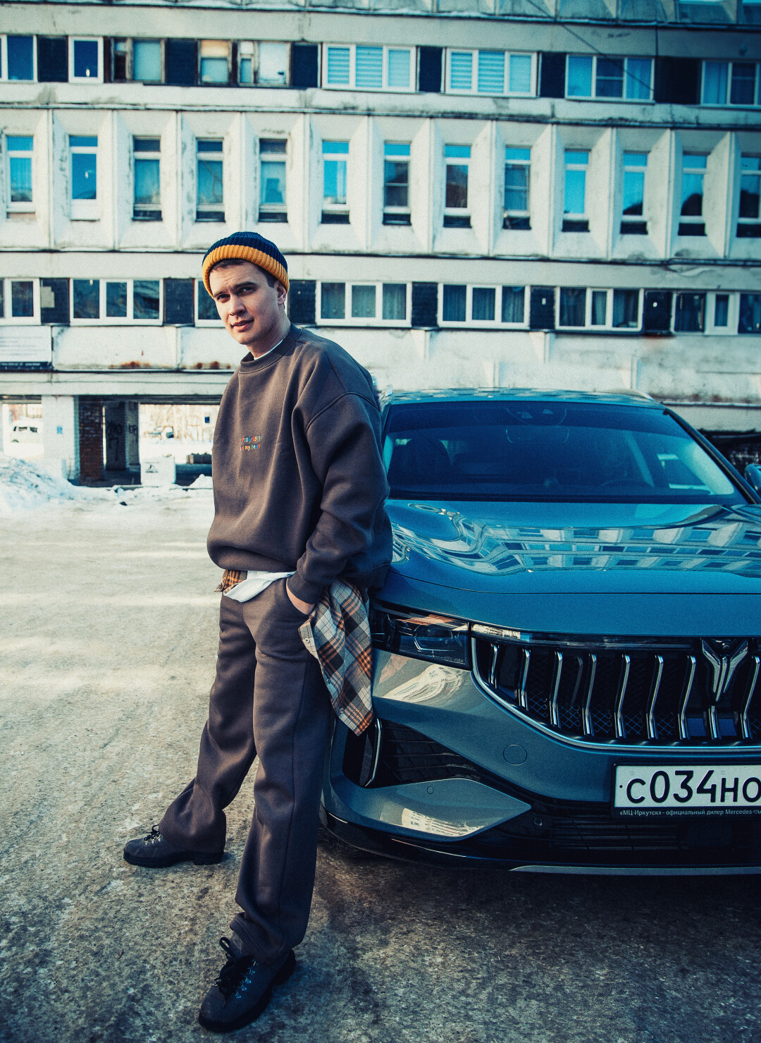 ВЛАДИМИР САМОЙЛЕНКО, 35 лет Кроссовер VOYAH FREE Свитшот, джоггеры, рубашка, футболка AMI