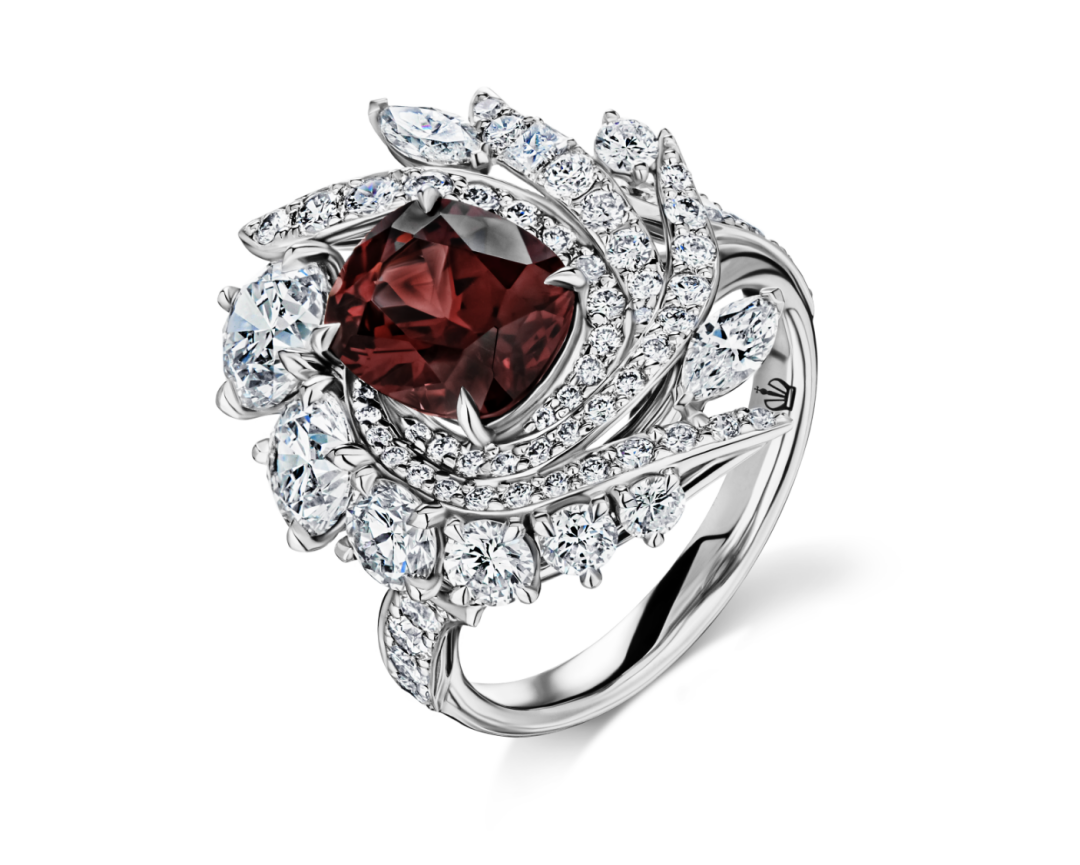 Кольцо из коллекции «Коронация» с рубиновой шпинелью