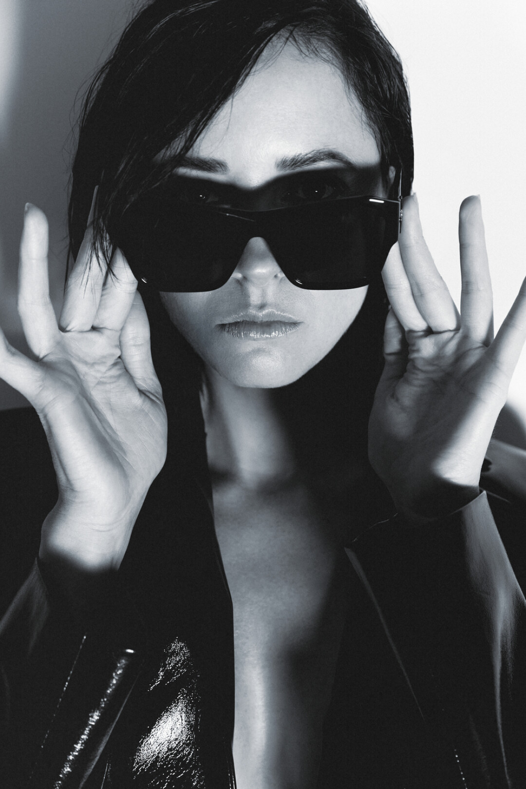 На Марине: костюм Studio29, очки Chernim Cherno х Fakoshima