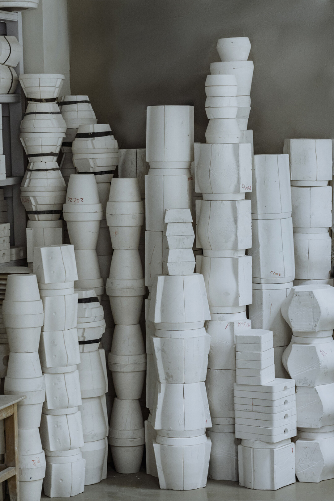 Гипсовые формы для отливки фарфоровых изделий