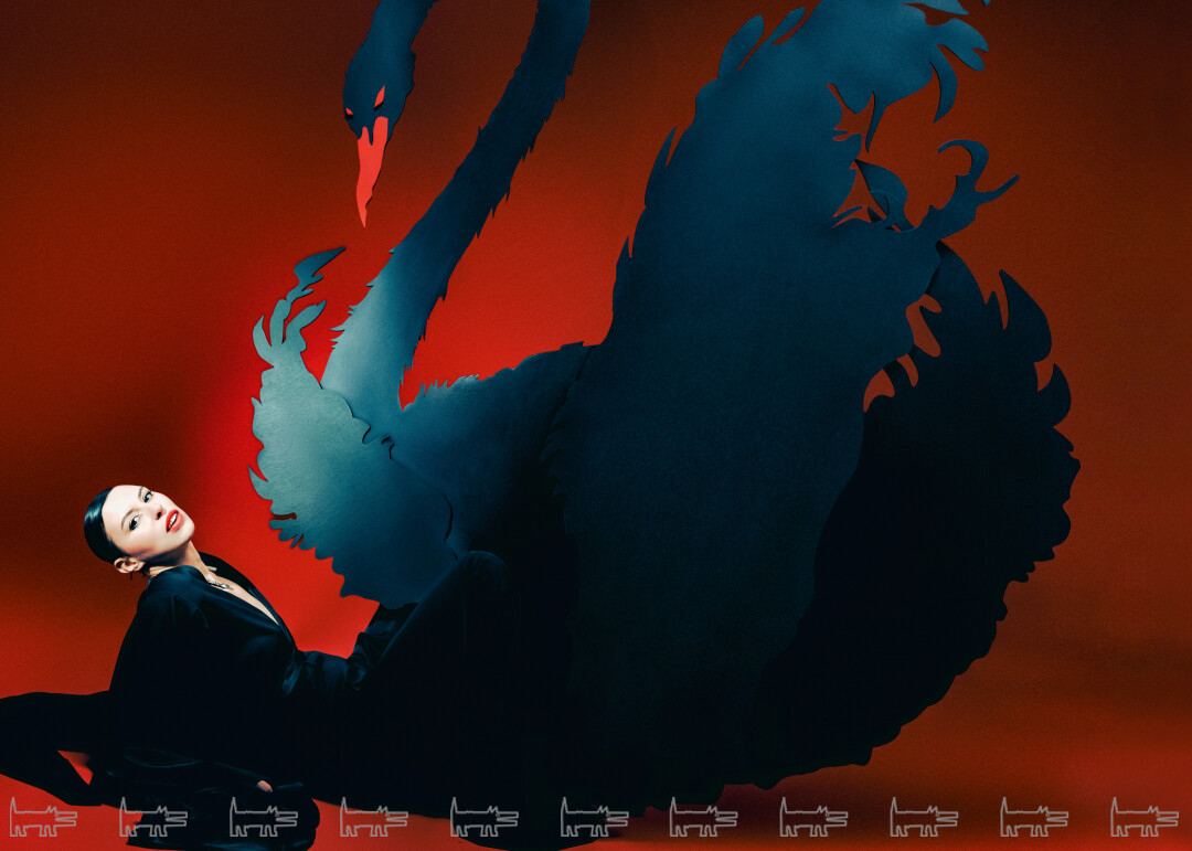 На Наталии: колье Arrow LETTERS AND STONES, кимоно ALEXANDER ARUTYUNOV