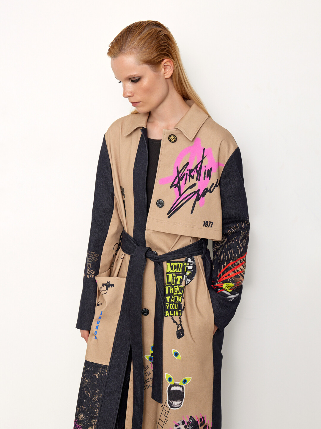 Плащ First in Space, 22 800 руб.