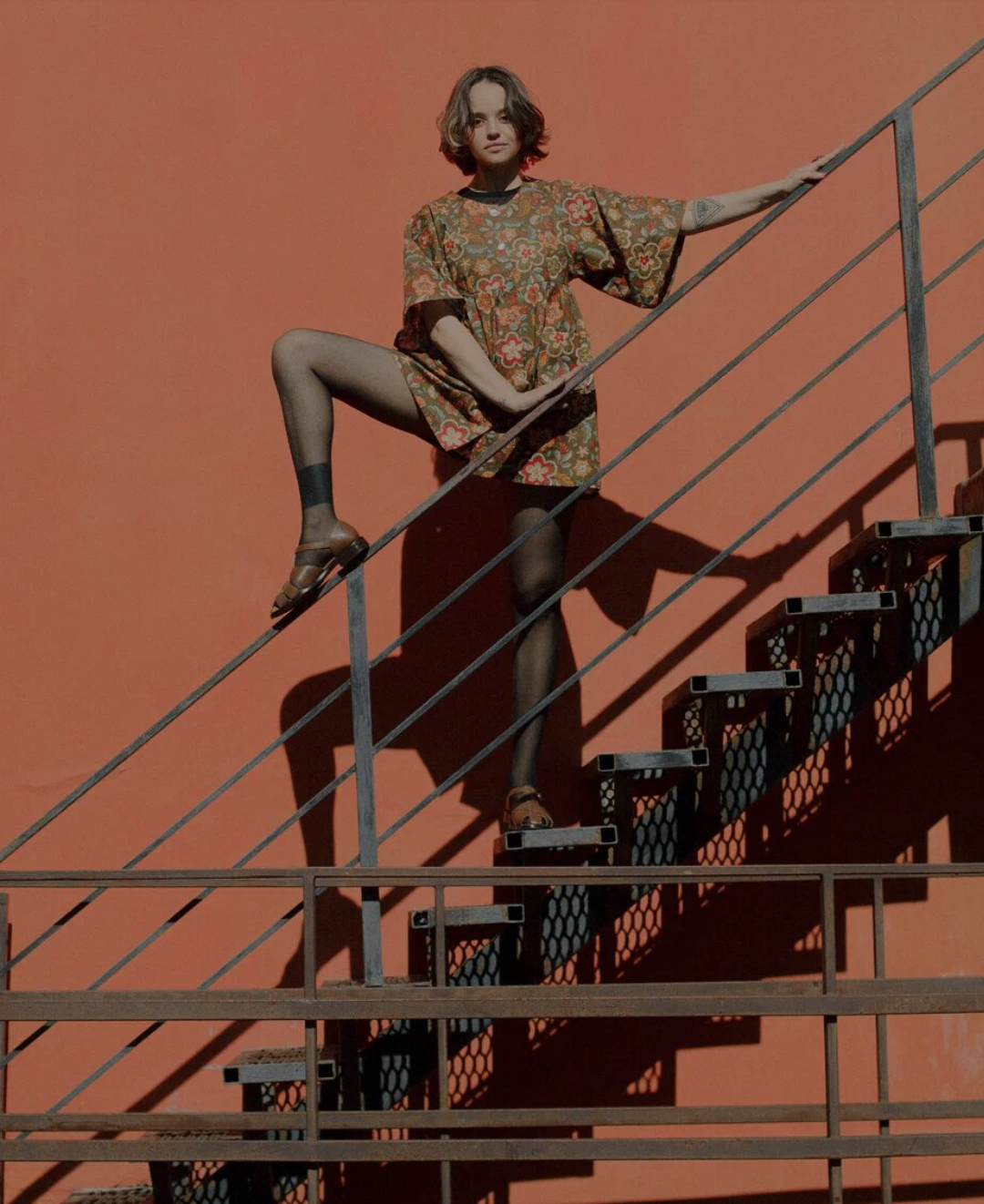 Сюзанна в сандалиях Razumno