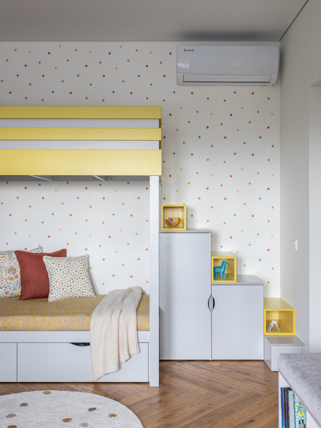 Детская двухъярусная кровать от фабрики мебели «Реформа»