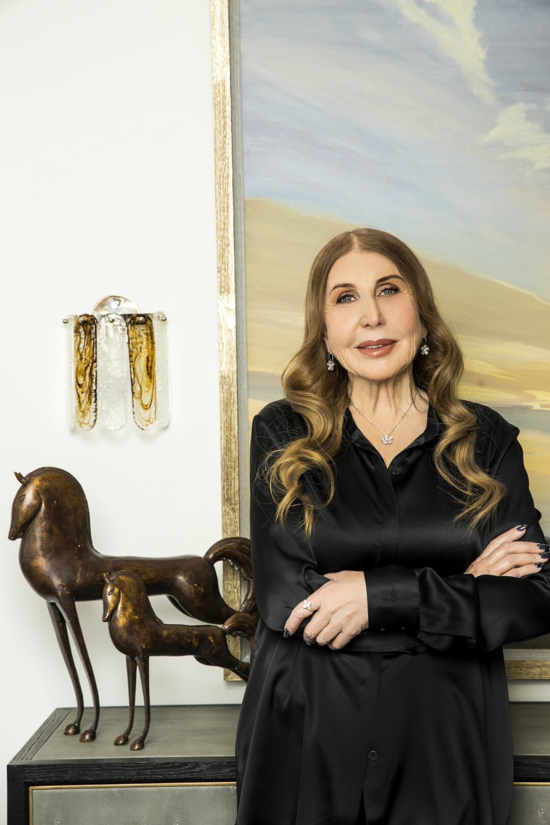 На Татьяне серьги и кулон MERCURY из коллекции Flower, кольцо из коллекции Classic