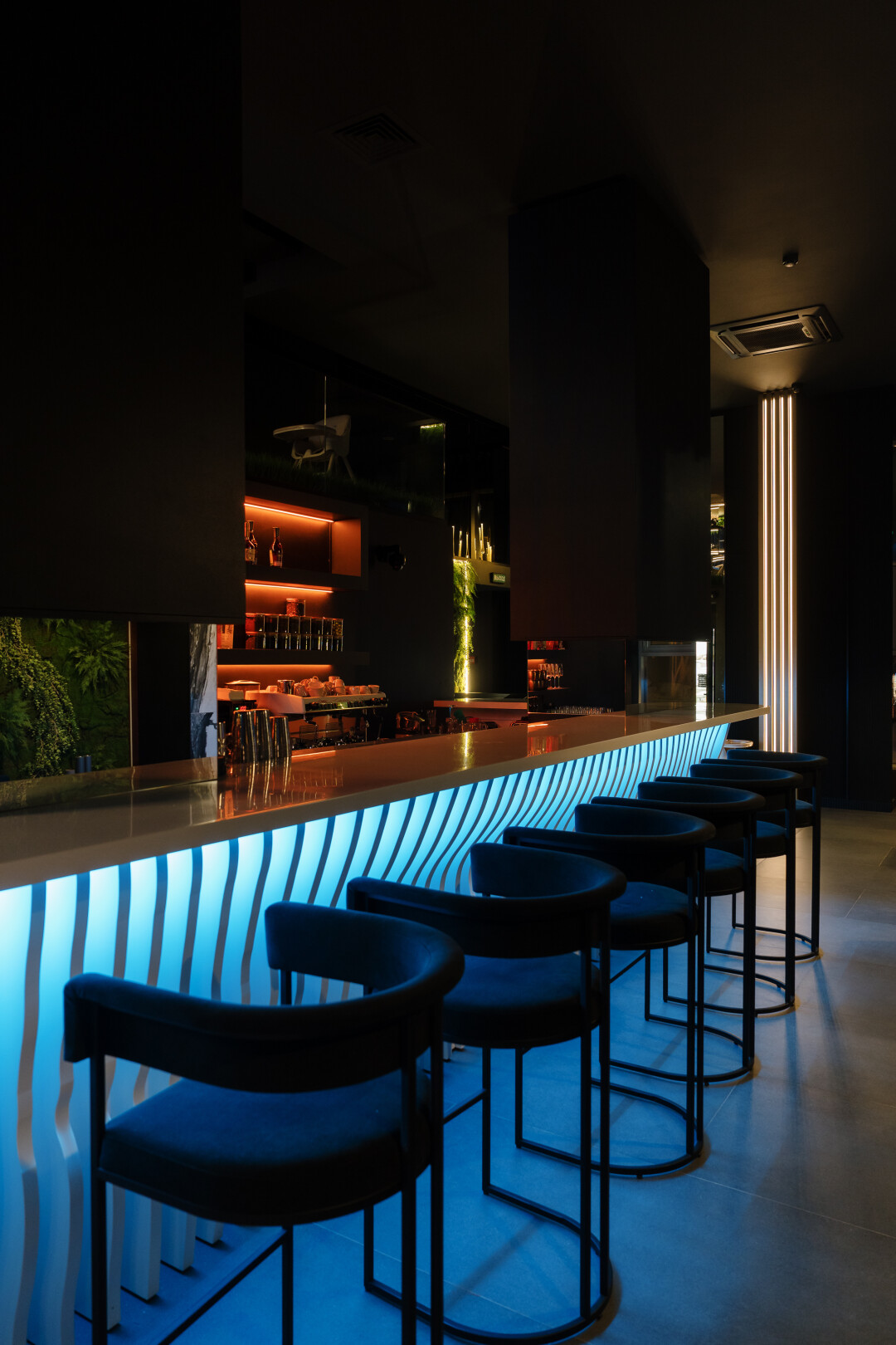 Мебель от фабрики Gaudi в интерьере ресторана «Феномен»