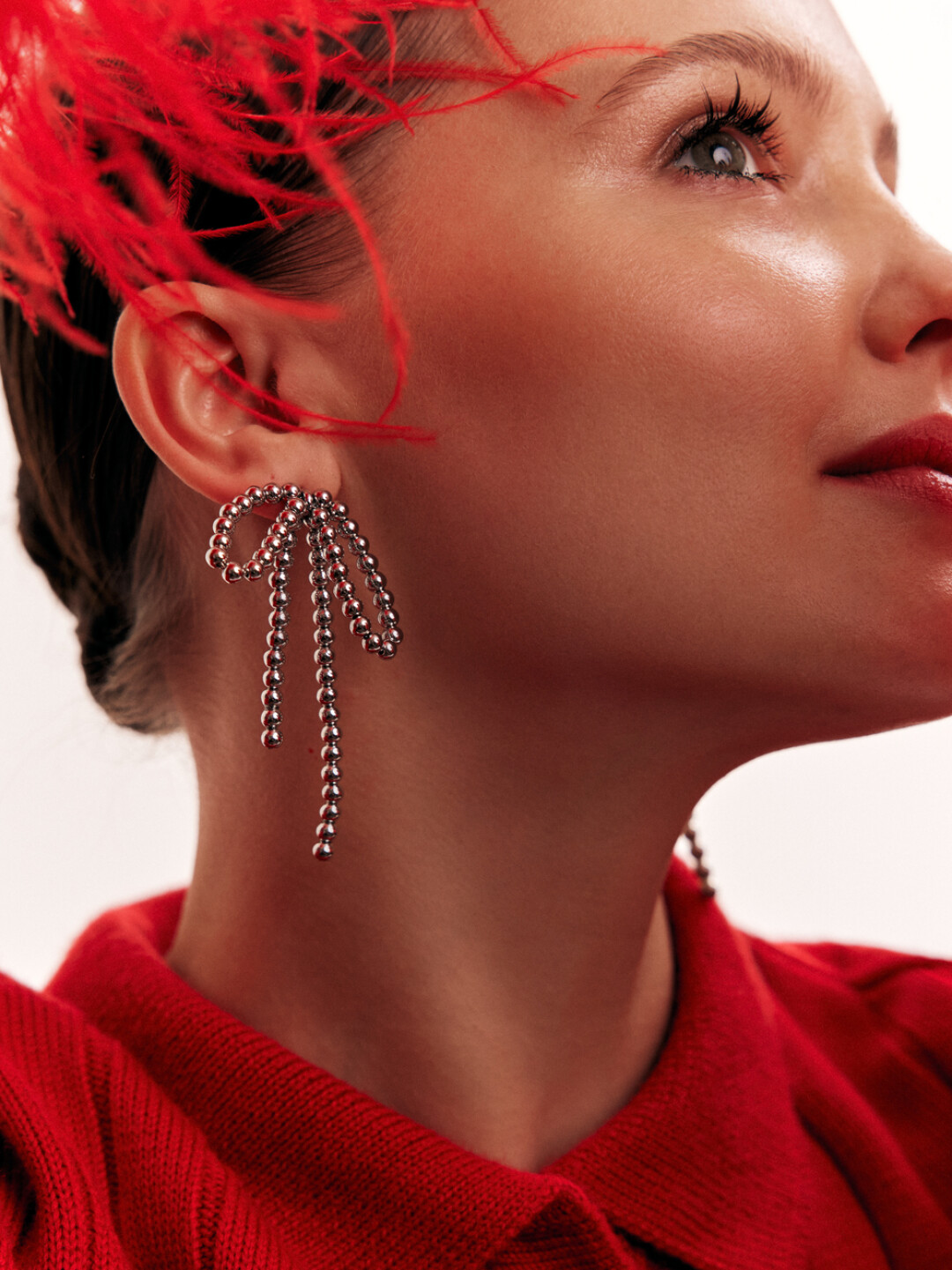 На Юлии: кардиган «Май Май», серьги Aqua (Poison Drop)