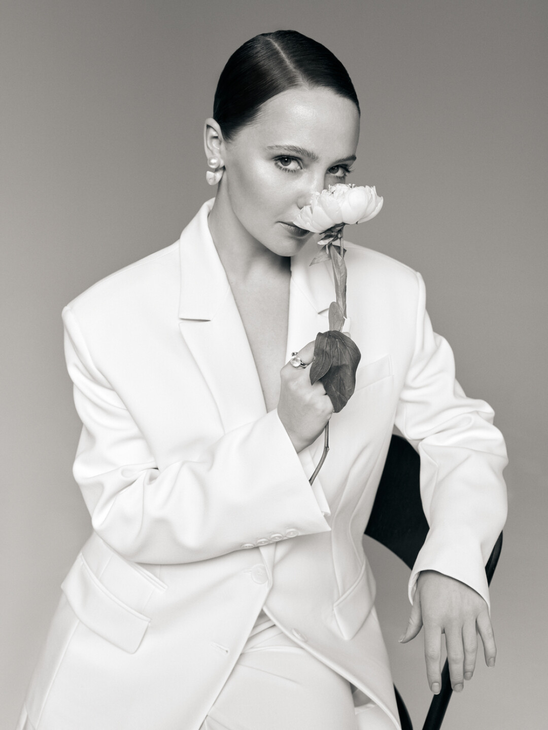 На Юлии: костюм 2mood, серьги Aqua (Poison Drop), кольцо Moonka