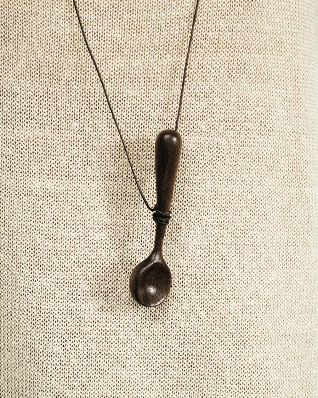 Кулон-ложка Lyna+, 15 000 руб.