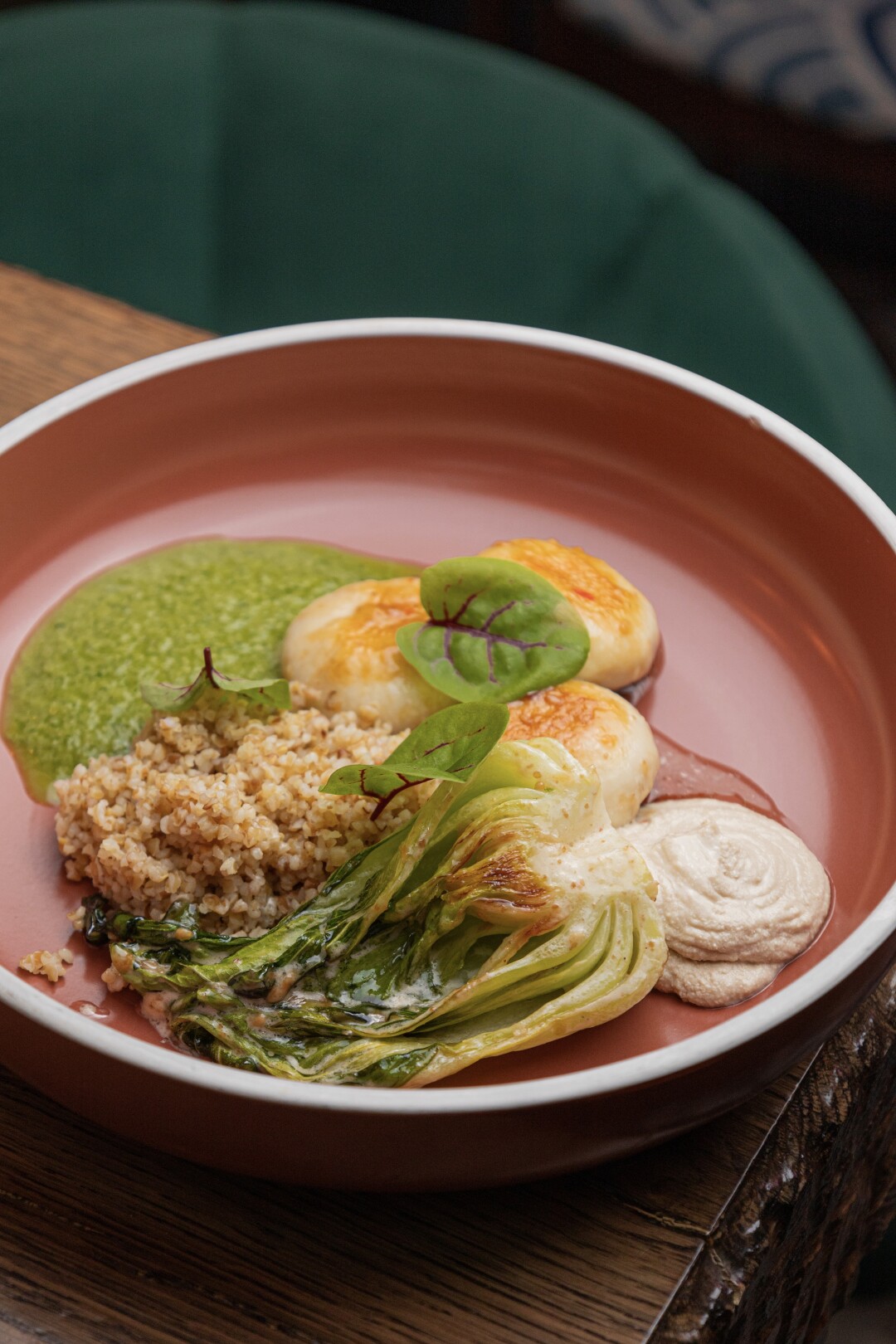 Грибы, пак-чой, полба с соусом тофу и песто из тыквенных семечек в Belka