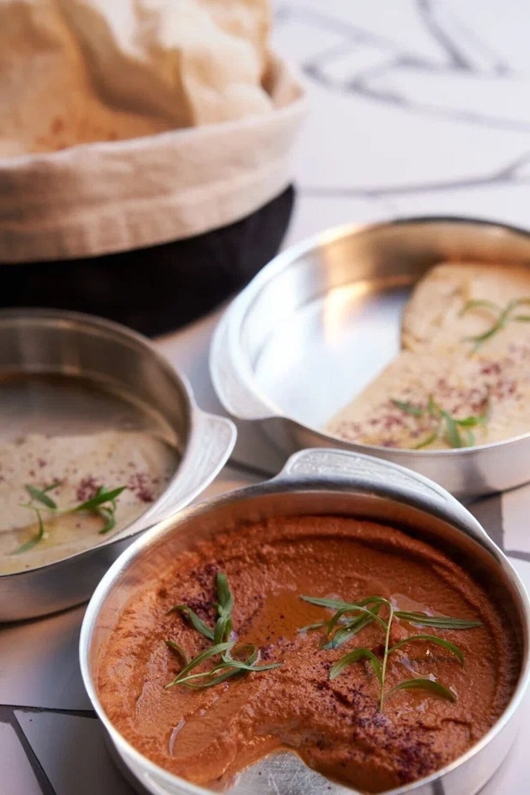 Паста из сладкого перца и хумус