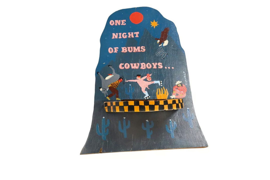 Стул с росписью художник Кирилл Бурыгин сделал из вяза и сосновых досок с крыши старомосковского особняка Якова Щукина