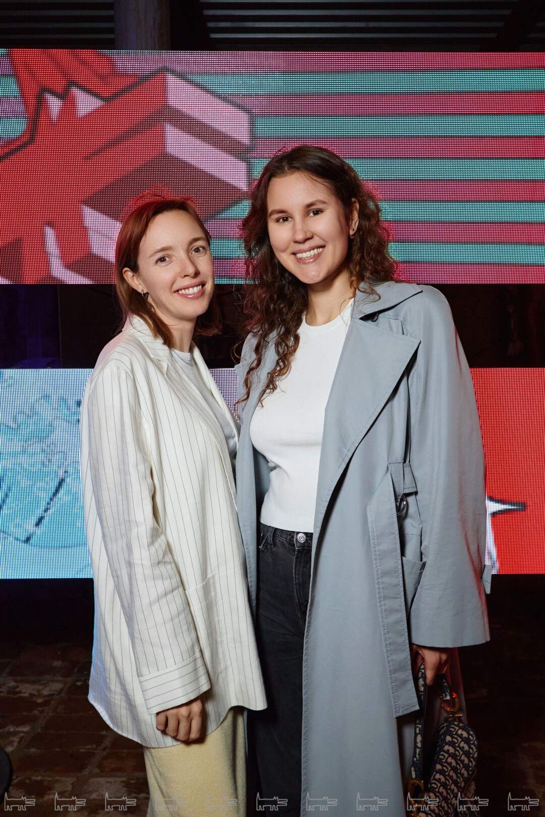 Юлия Чудаева. с подругой