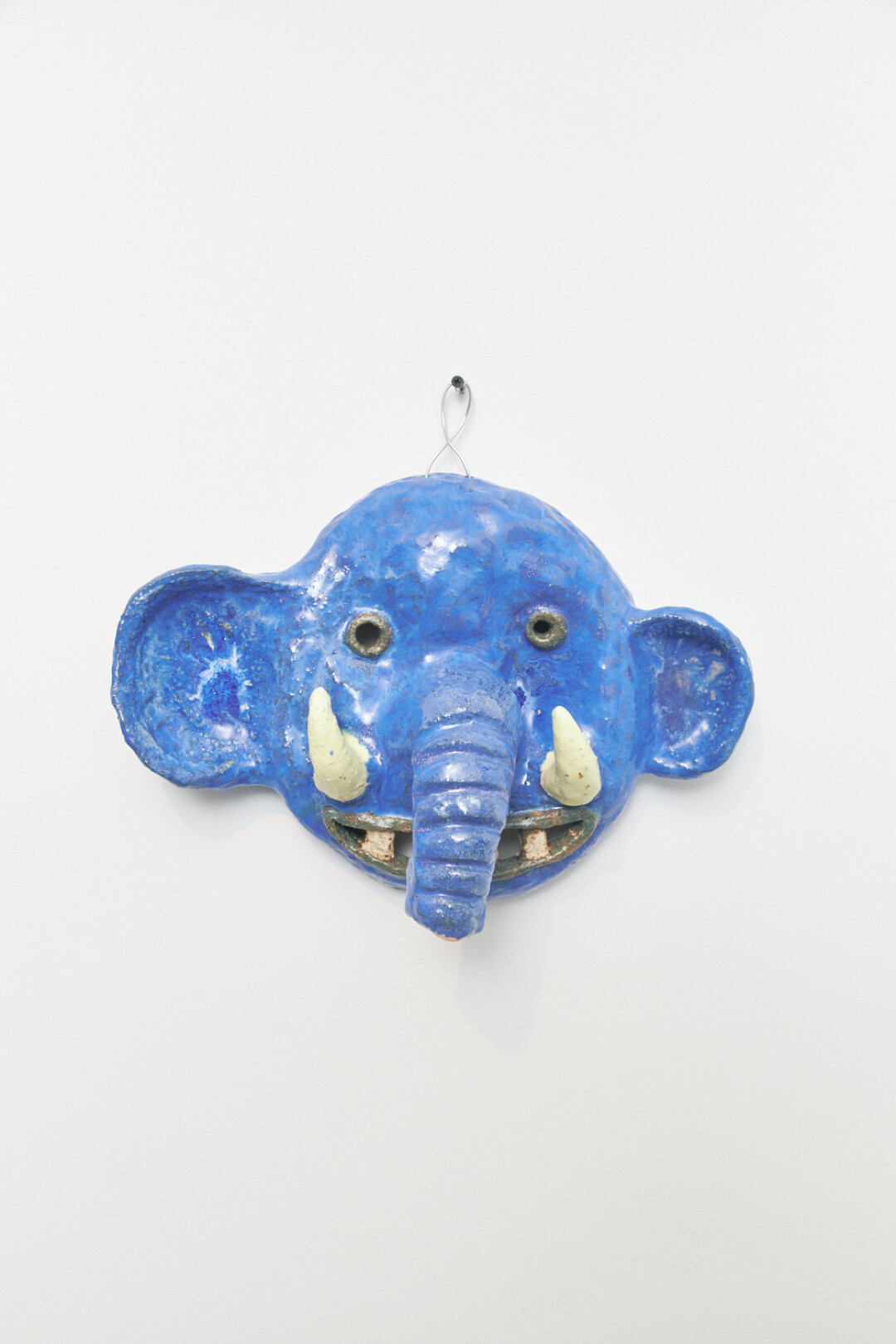 Все восемь керамических масок Кориной, включая любимую маску редакции «Слон» (2024), ушли в одну коллекцию!