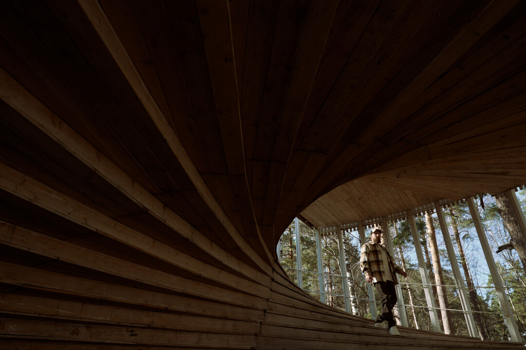 Кругло-спиральный «Павильон будущего» в городском парке