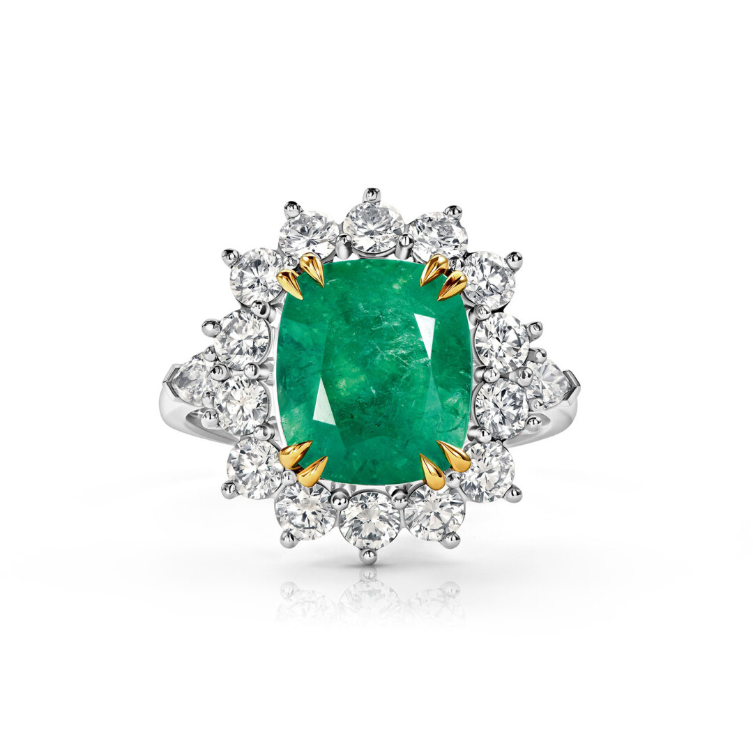 Кольцо с изумрудом, Parure Atelier, от 1 015 000 руб.