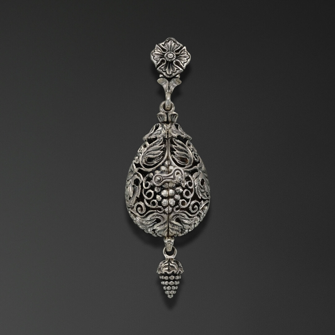 Пасхальное яйцо «Виноградная гроздь», Владимир Михайлов, 39 500 руб.