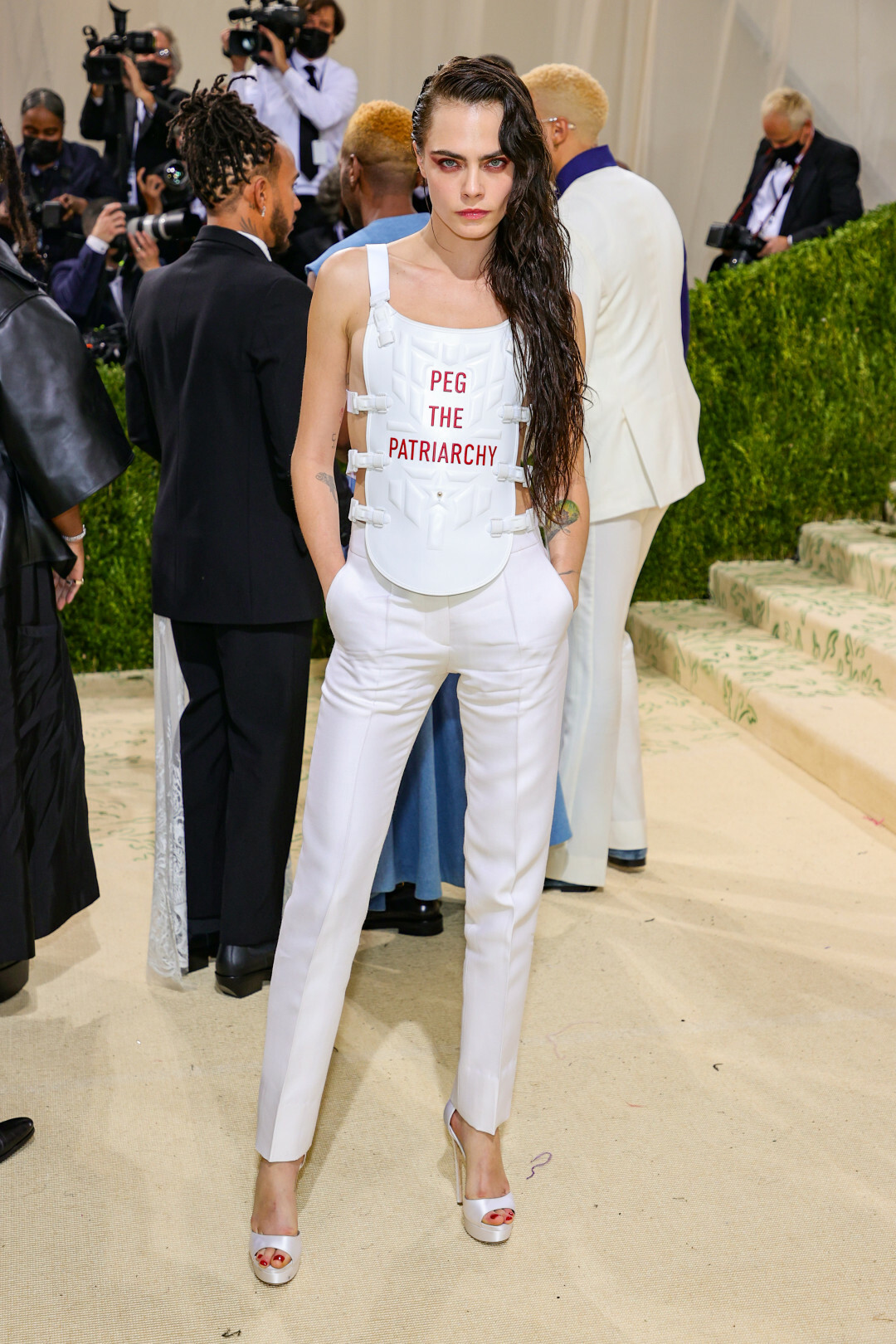 Кара Делевинь в Christian Dior, 2021